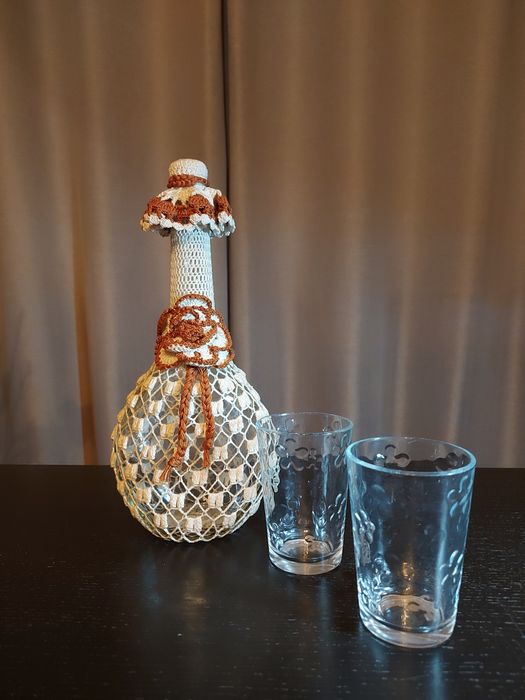 Garrafa decorativa em crochê + 2 copos, feito à mão