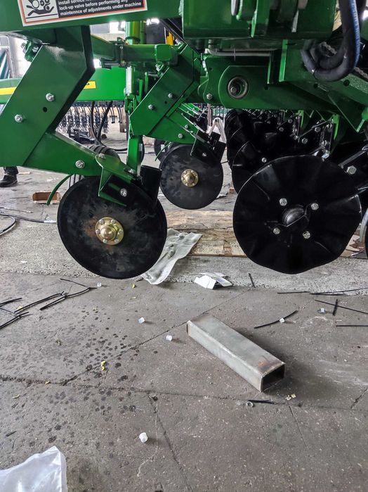 Сівалка пневматмчна точного висіва  JOHN DEERE 7200 Джон Дір