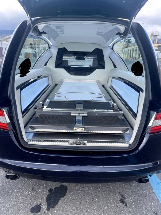 Karawan pogrzebowy Jaguar xf Pilato