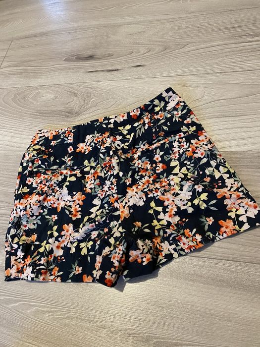 Szorty z wysokim stanem