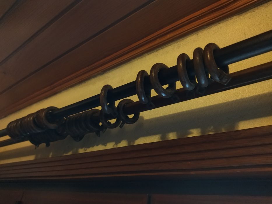 Varão de madeira duplo para cortinas