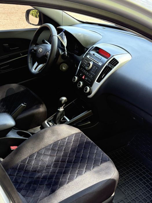 Kia Ceed 2009 год