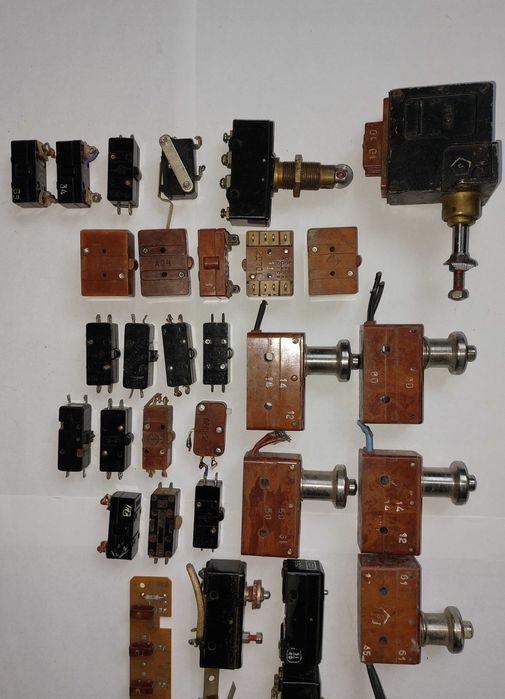 Концевой выключатель (концевик)  ДП702, АМ800К, Д-703, 2Д701, Д701.