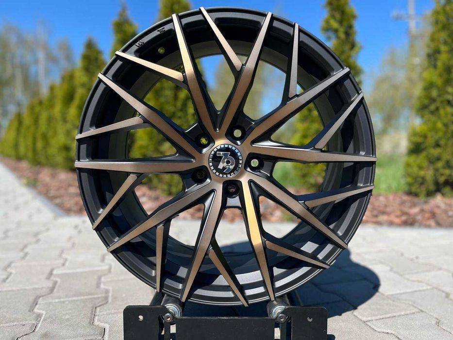 Felgi Seventy9 SV-C 18" 8J ET33 5x120 Black Glossy Gold Front