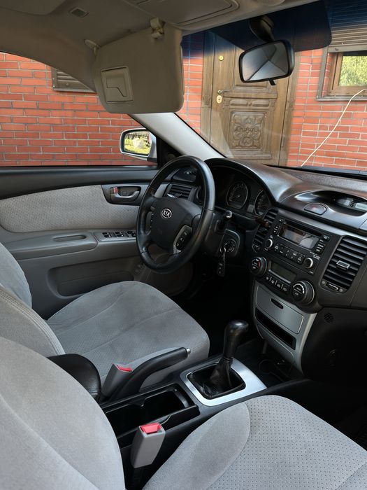Продам авто Kia Magentis 2008 2.0 газ/бензин в хорошому стані.