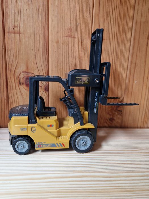 Empilhador RC, novo