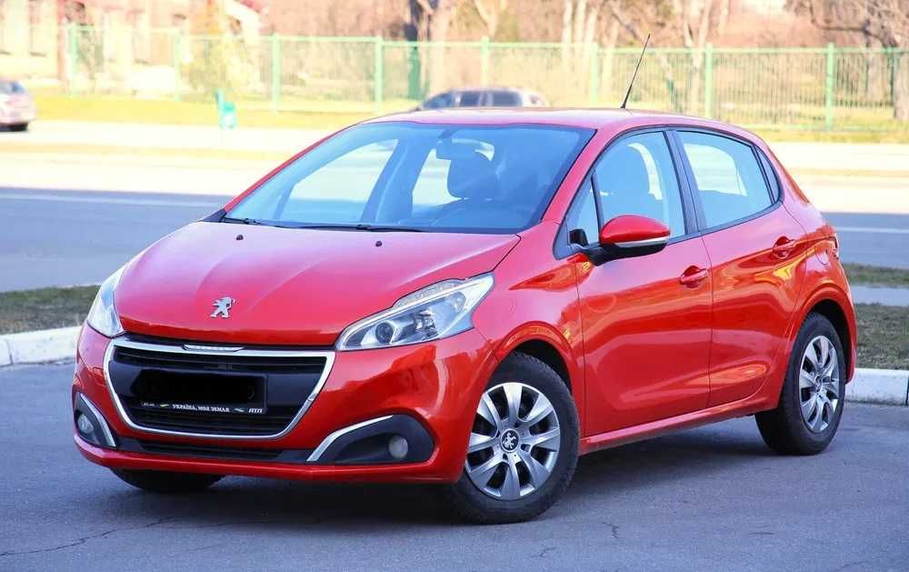 Продам Peugeot 208,автомат