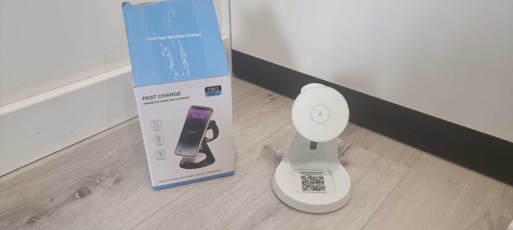 Бездротова швидка зарядка 3 в 1 MagSafe 15W для iPhone Apple Watch AirPods зарядна станція wireless charger быстрая зарядка эпл вотч аирподс айфон 3в1