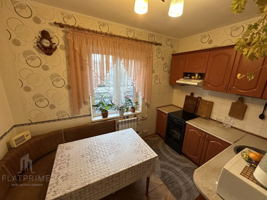 Продам 3-х кімнатну квартиру метро Осокорки