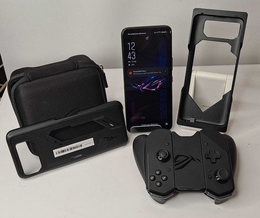 Telefon Asus Rog Phone 6 12/256 gb + akcesoria
