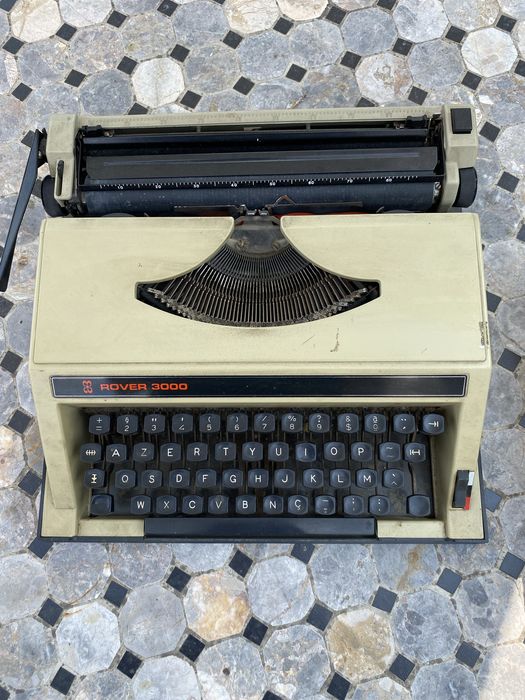 Maquina escrever Roventa 3000