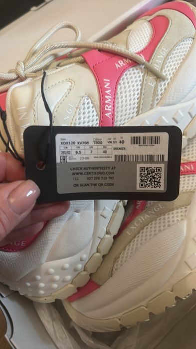 продам кросівки Armani