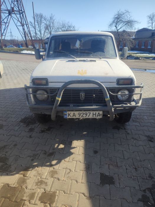 Продам автомобіль Нива