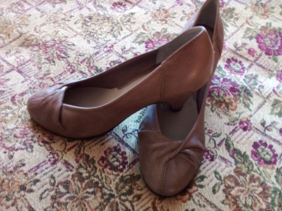 Туфлі жіночі беж розмір 36 нові  італія виробник.