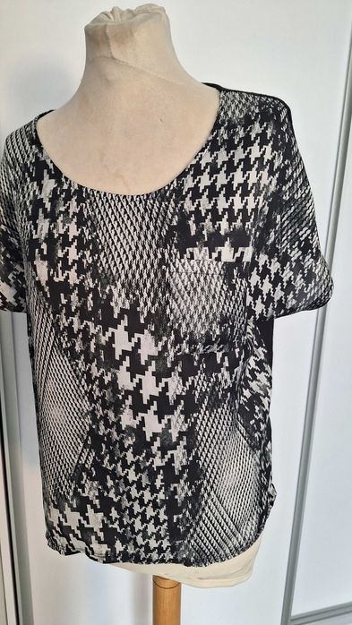 bluzka w roz46 biust 110 cm / biodra112 cm dł 65 cm  kieszonka