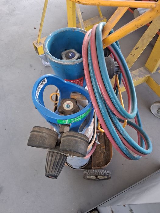 Vendo maçarico completo com garrafas e manómetros