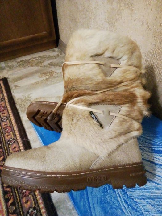 Унти з натурального меха.