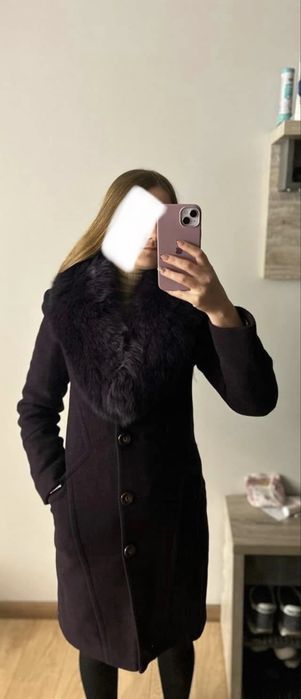 Стильне пальто з хутряним коміром 44 р