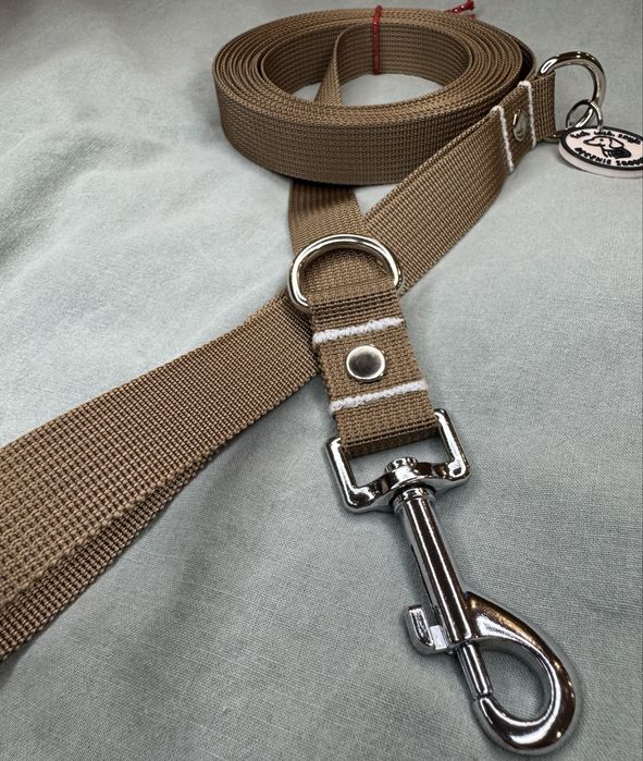 Złoto-karmelowa smycz dla psa