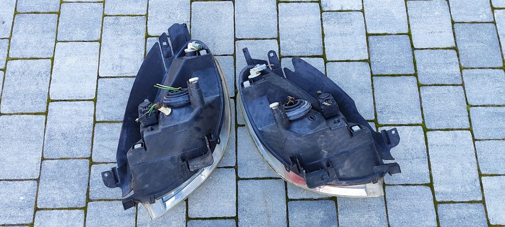 Lampy przednie przód Citroen Xsara Picasso I lift Valeo Europa