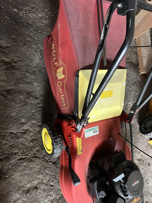 Газонокосарка самохідна