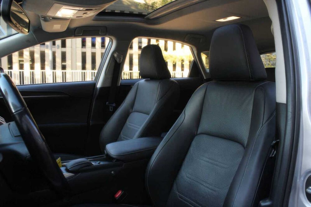 Lexus NX 300h      2019