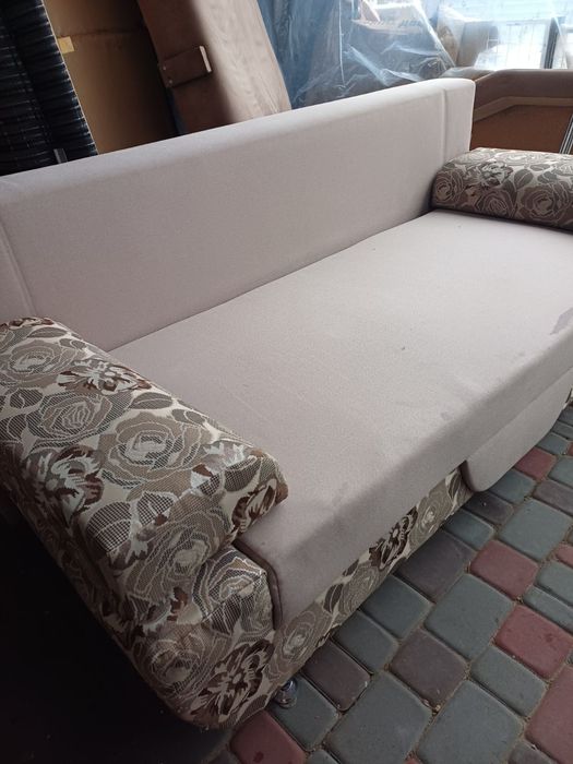 Продам диван еврокнижку.
