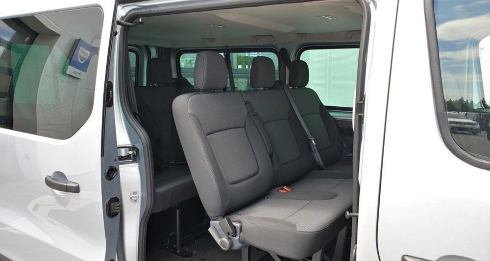 NOWY Renault Trafic 9-osobowy - wynajem bus, wypożyczalnia