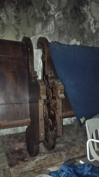 Cama Barco Estilo Império em Madeira Trabalhada - RARA Vintage