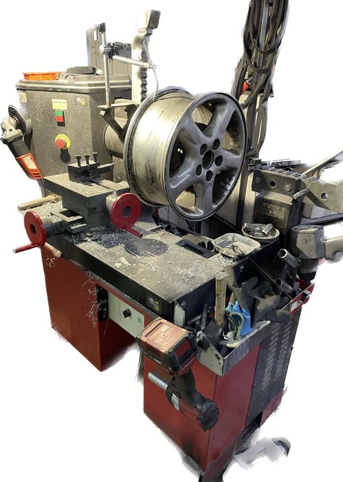 Wymiana opon Prostowanie felg , spawanie felg ,Renowacja felg