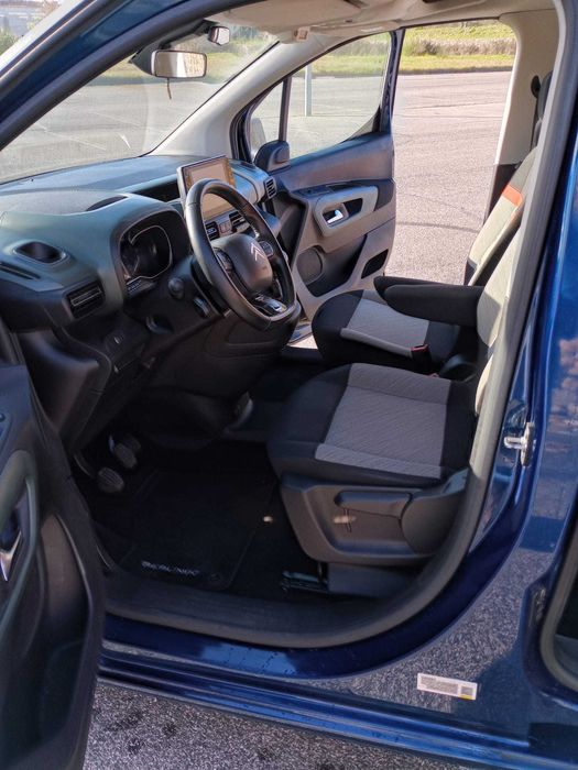Citroen Berlingo adaptada transporte cadeira de rodas