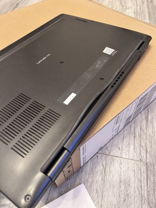 Laptop Dell Latitude 7420 i5-1135G7 16GB RAM SSD 13"