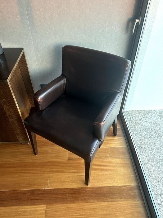 Mesa com Cadeiras de Pelex6
