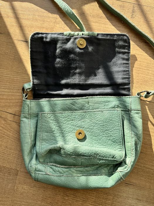 Mala a tiracolo em pele azul turquesa