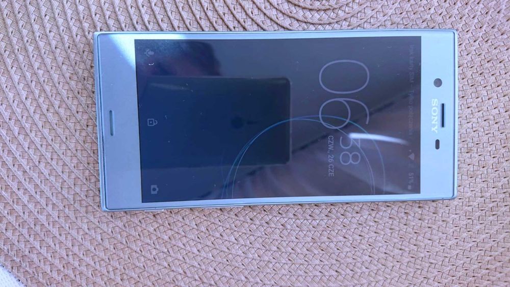 Smartfon Sony Xperia XZs, stan BDB z ładowarką NIEBIESKI cena ostateczna