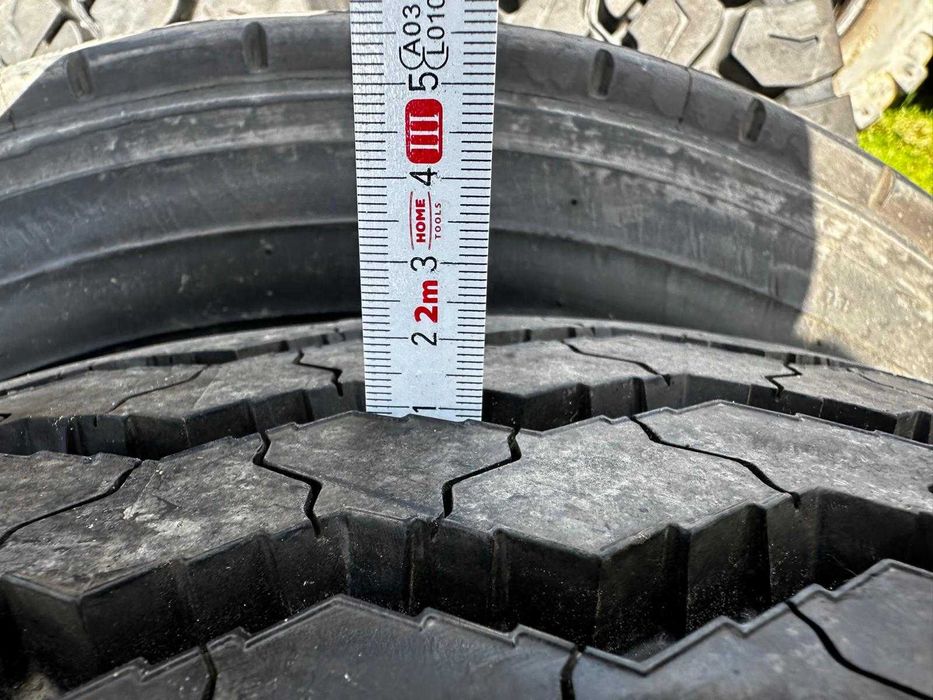 8.5 R17.5 Opony Nalewane 8.5-17.5 8.5/17.5 Bieżnikowane