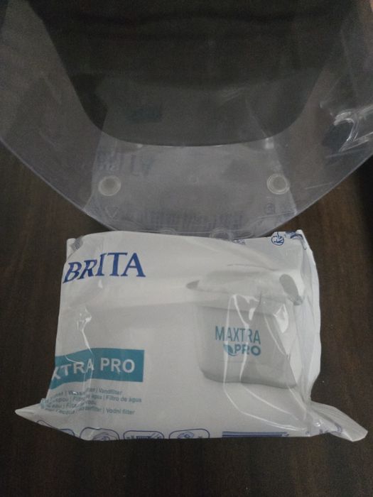 Purificador de água (compatível com filtros da Brita), com control para mudar o filtro.