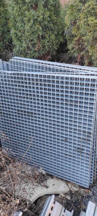Продам стальной оцинкованный сварной решетчатый настил б\у