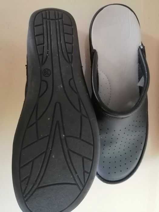 Skórzane klapki damskie