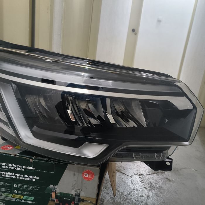 Farol full led renault