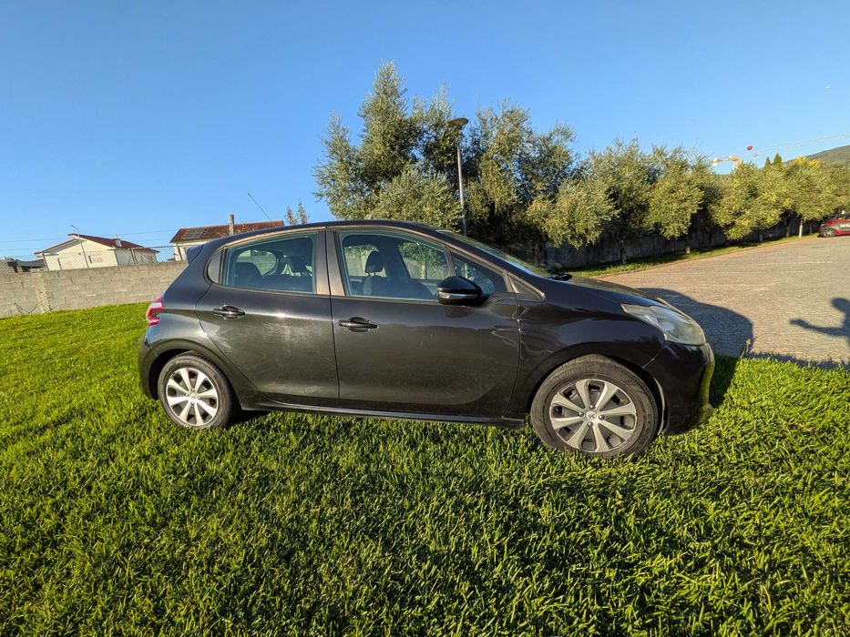 Peugeot 208 Caixa Automática 1.4 Hdi