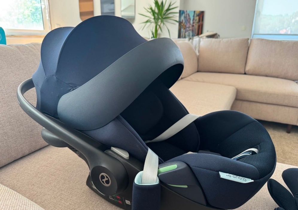 Cadeira auto CYBEX Cloud G i-Size Plus + Base G ISOFIX