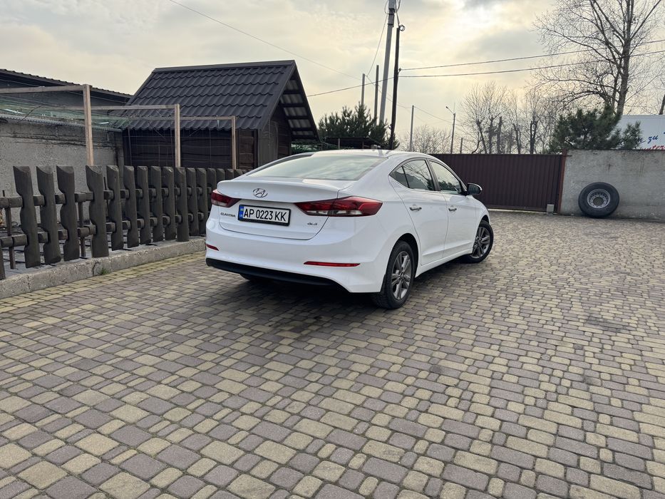 Hyundai Elantra 2018р Офіційна