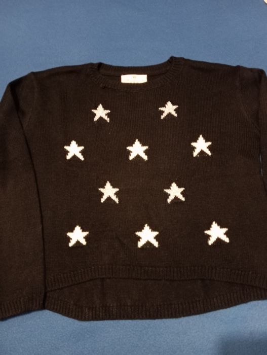 Camisola preta com estrelas