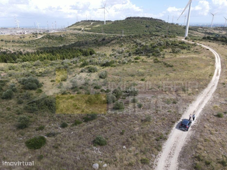 Terreno Rustico com 29.000m° em Fanhões-Loures .