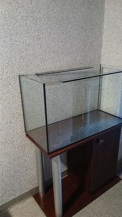 Akwarium z szafką