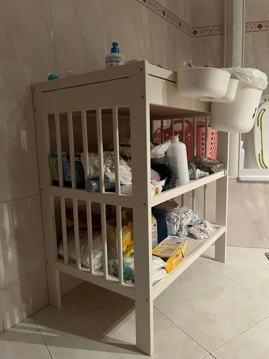 Móvel muda fraldas IKEA - Trocador