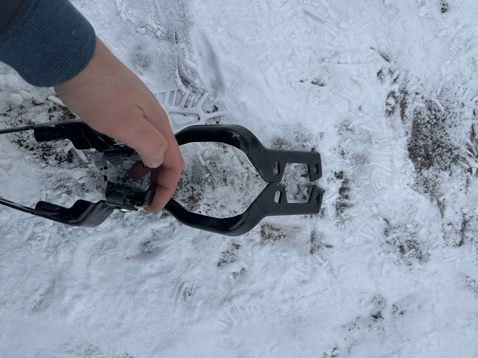 Петлі капота tesla Y