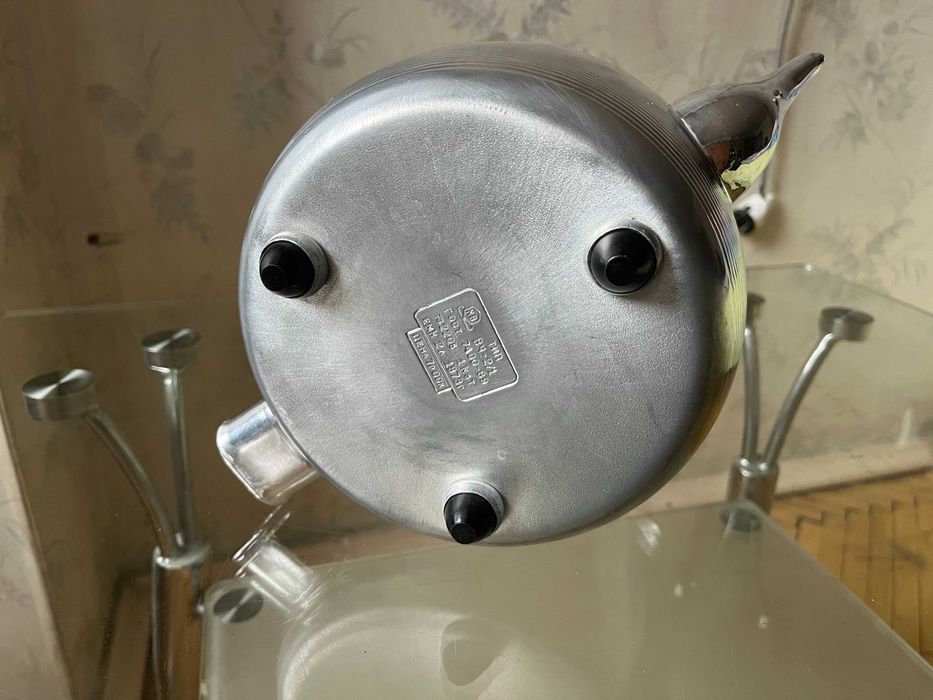 Электрочайник з-д " Красный Выборжец" 1973г. Новый.