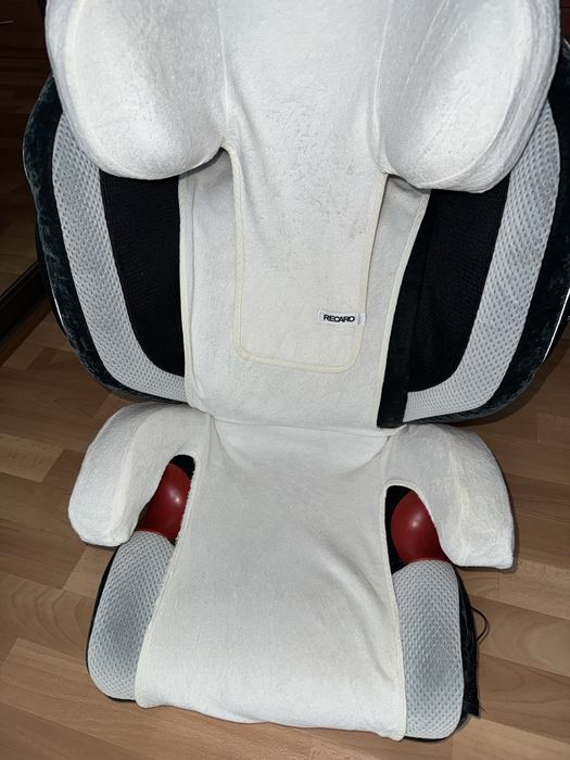 Дитяче автокрісло Recaro Monza Nova 2 Seatfix (група 2/3, 15–36 кг, ISOFIX)